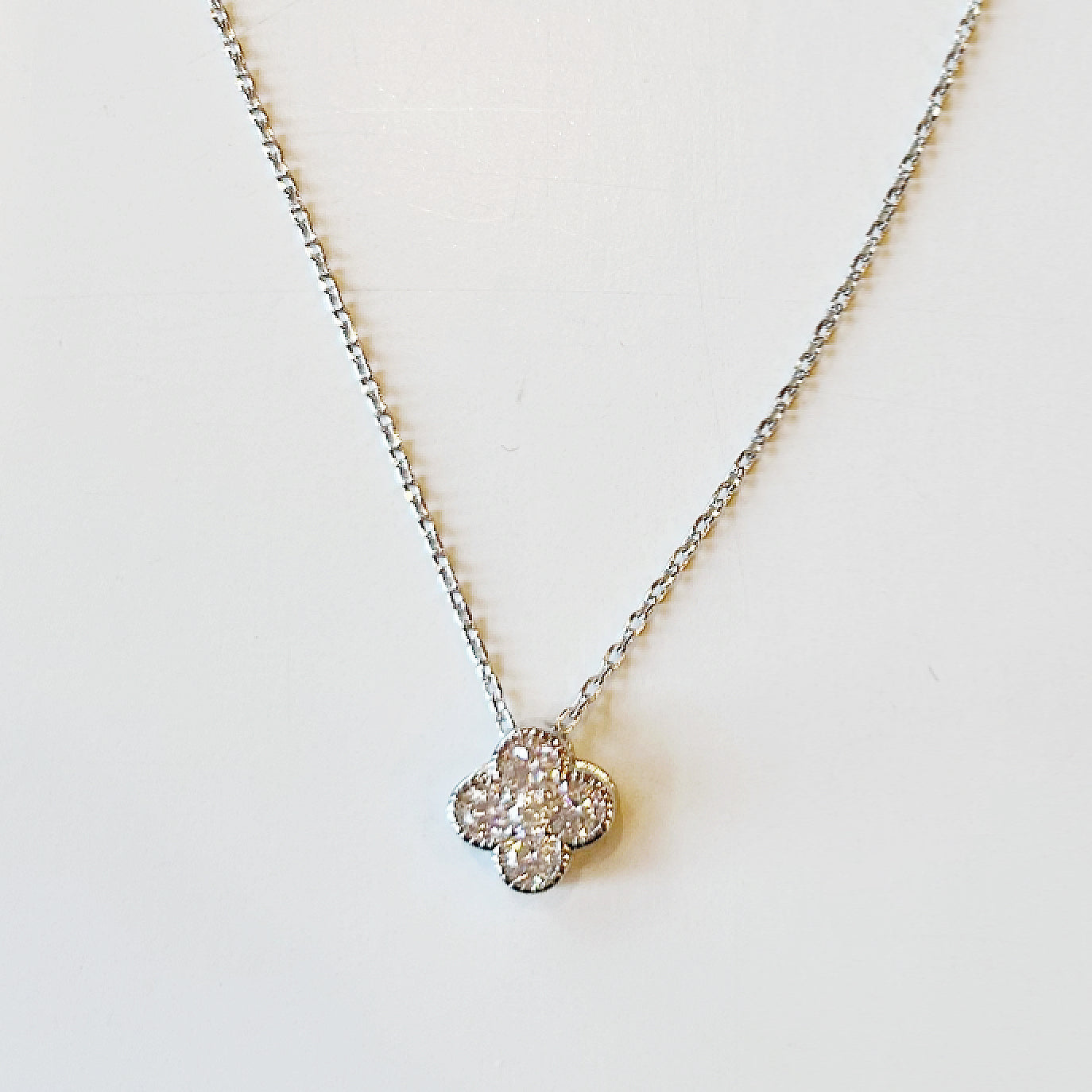 Dazzling Clover Necklace
