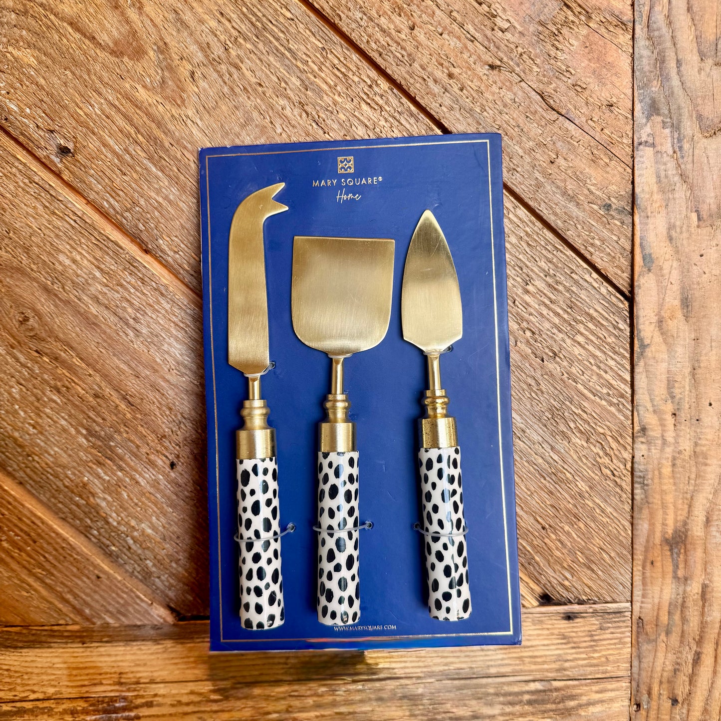 Mary Square Home Cheese Knife Guide