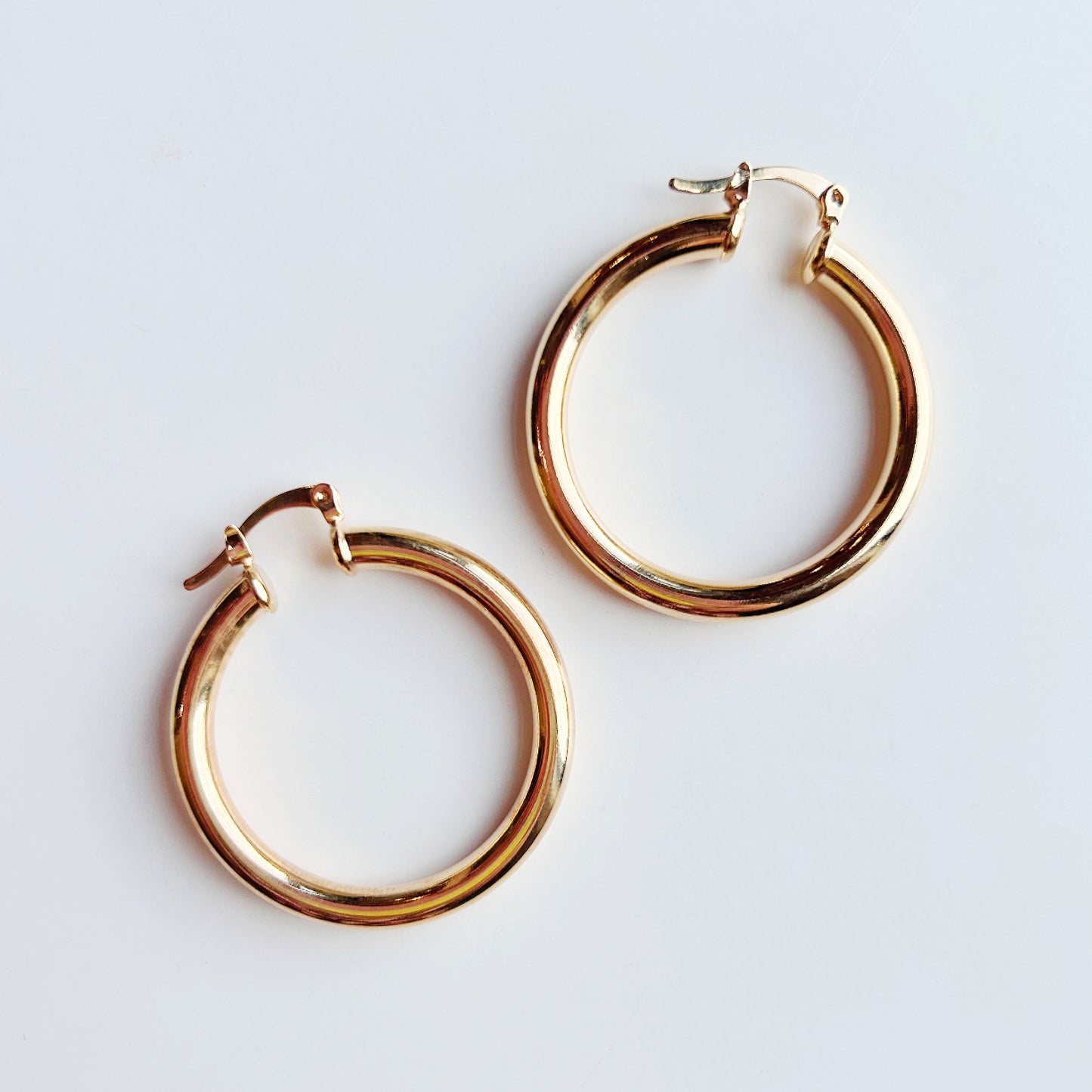 Elegant Gold Hoop Earrings