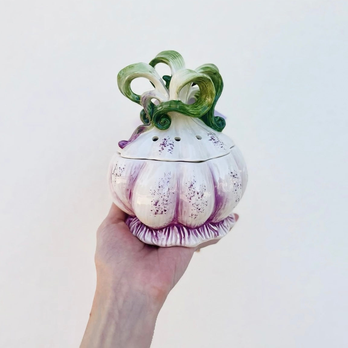 Ceramic Garlic Saver