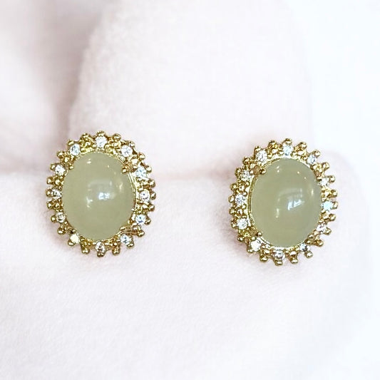 Queen’s Treasure Earring Studs